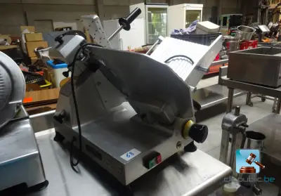 Roestvrijstalen snijmachine – kavel bij Clicpublic, Fernelmont