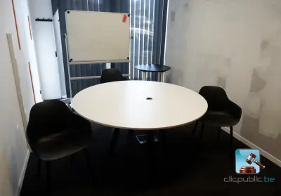 Kantoormeubelset – kavel bij Clicpublic, Charleroi