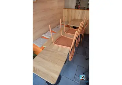 Set tafels en stoelen – kavel bij Clicpublic, Mons