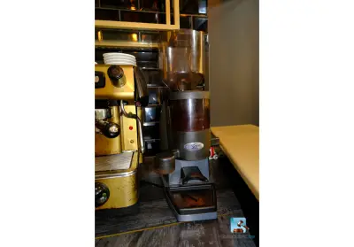 Koffiemolen – kavel bij Clicpublic, Tubize