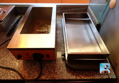 Set met warmhoudplaat en chocoladesmelter – kavel bij Clicpublic, Mons