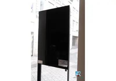 Videoreclame-scherm – kavel bij Clicpublic, Liège