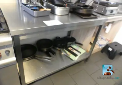 Roestvrijstalen tafel – kavel bij Clicpublic