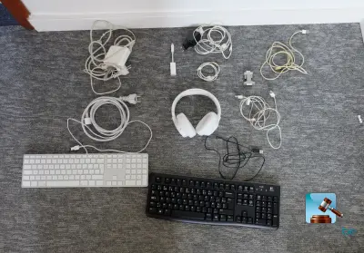 Batch van hardware – kavel bij Clicpublic, Ans