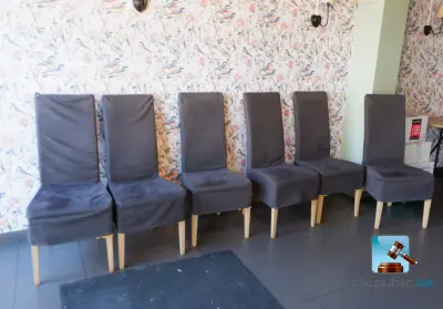 Set van stoelen – kavel bij Clicpublic, Beauraing