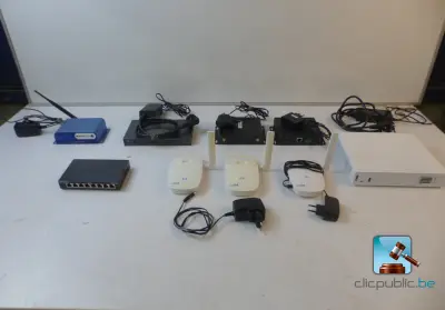 Set routers – kavel bij Clicpublic, Nivelles