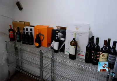 Set met flessen wijn en prosecco – kavel bij Clicpublic, Tubize