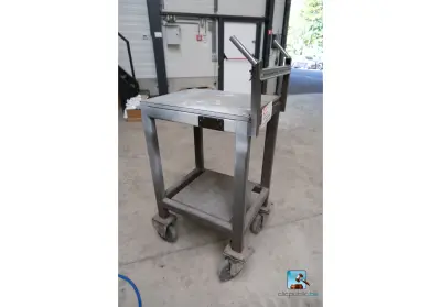 Trolley op wielen – kavel bij Clicpublic, Verviers