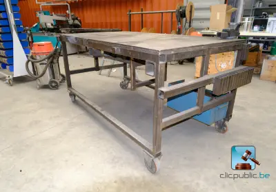 Metalen werkbank – kavel bij Clicpublic, Verviers