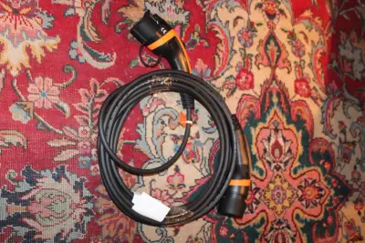 Laadkabel type 1 naar type 2, 16A 250V, lengte 8 meter, zwart met oranje – kavel bij HNVI, Loon op Zand