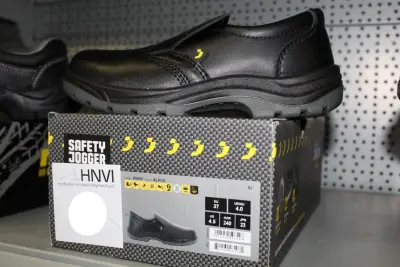 Veiligheidsschoen SAFETY JOGGER X0600 maat 37 – kavel bij HNVI, Loon op Zand
