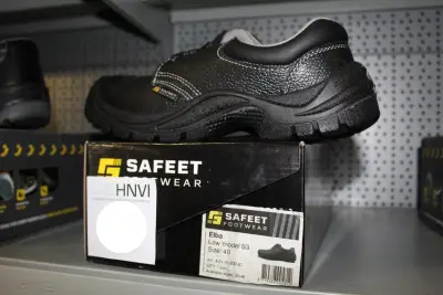 Veiligheidsschoen SWEET FOOTWEAR Elba model S3 maat 40 – kavel bij HNVI, Loon op Zand