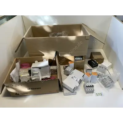 Posten Photovoltaik/ Solaranlagen-Material – kavel bij Luedtke Versteigerungen, Werneuchen (bei Berlin)