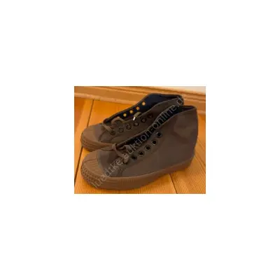 Novesta Sneaker Gr. 36 – kavel bij Luedtke Versteigerungen, Werneuchen