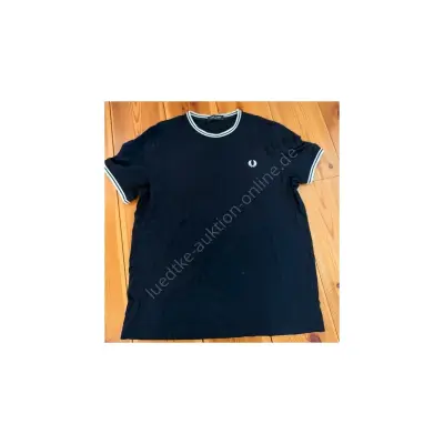 Fred Perry T-Shirt Gr. L – kavel bij Luedtke Versteigerungen, Werneuchen