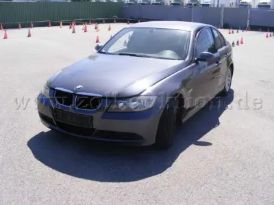 1 BMW 320i / Bastlerfahrzeug – kavel bij Zoll-Auktion, Umkirch