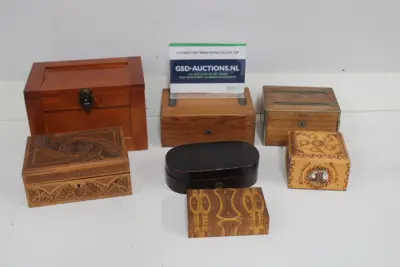 Set van 7 houten sierdozen – kavel bij GSD Auctions, Zoeterwoude