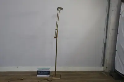 Vloerlamp met verstelbare arm – kavel bij GSD Auctions, Zoeterwoude