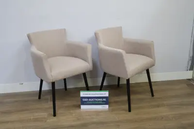 Set van 2 keurige beige fauteuils – kavel bij GSD Auctions, Zoeterwoude