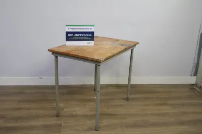 Vintage Metaal-houten Werktafel – kavel bij GSD Auctions, Zoeterwoude