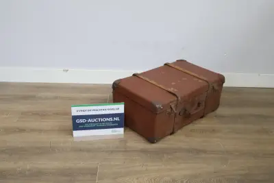Vintage bruine reiskoffer – kavel bij GSD Auctions, Zoeterwoude