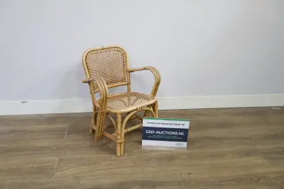 Rotan kinderstoel' – kavel bij GSD Auctions, Zoeterwoude