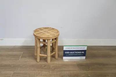 Ronde rotan kruk' – kavel bij GSD Auctions, Zoeterwoude