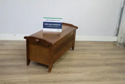 Eikenhouten dekenkist – kavel bij GSD Auctions, Zoeterwoude