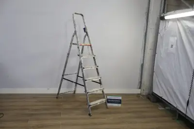 Altrex Aluminium trapladder met 6 treden – kavel bij GSD Auctions, Zoeterwoude