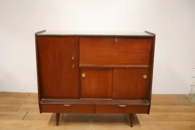 Vintage houten Dressoir, High Board - Jaren '60 – kavel bij GSD Auctions, Zoeterwoude