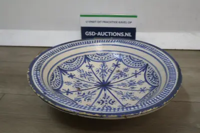Decoratieve blauw-witte keramische schaal – kavel bij GSD Auctions, Zoeterwoude