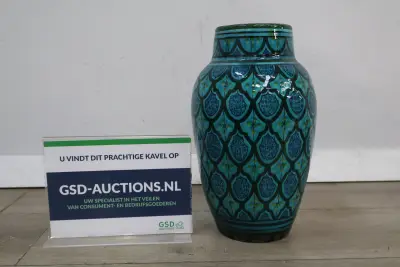 Blauwe decoratieve Safi vaas met patroon – kavel bij GSD Auctions, Zoeterwoude