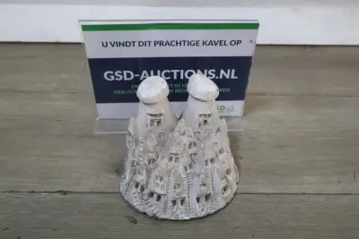 Keramisch Beeld van rotswoningen van Kapadokya – kavel bij GSD Auctions, Zoeterwoude