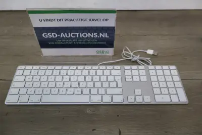 Apple bekabeld toetsenbord met numeriek deel – kavel bij GSD Auctions, Zoeterwoude