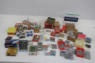 Diverse kleine gereedschap - Schroeven – kavel bij GSD Auctions, Zoeterwoude
