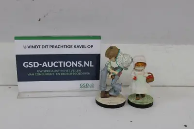 Vintage porseleinen beeldjes van kinderen – kavel bij GSD Auctions, Zoeterwoude