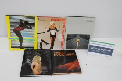 Boeken over naaktfotografie en glamour – kavel bij GSD Auctions, Zoeterwoude