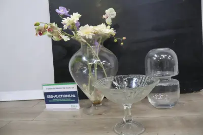 Set van drie glazen vazen – kavel bij GSD Auctions, Zoeterwoude
