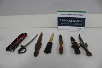Set van 7 verzamelmessen – kavel bij GSD Auctions, Zoeterwoude