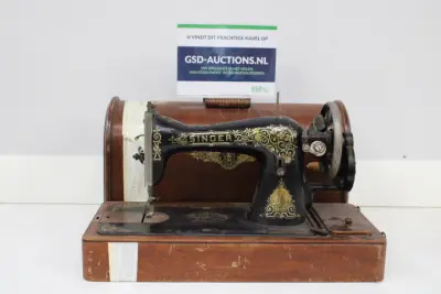 Singer antieke naaimachine met houten koffer – kavel bij GSD Auctions, Zoeterwoude