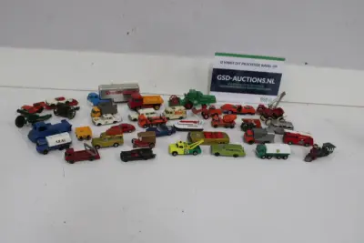 Verzameling metalen speelgoedauto's en vrachtwagens – kavel bij GSD Auctions, Zoeterwoude