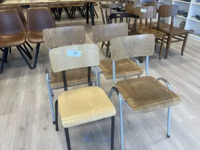 4 diverse stoelen – kavel bij VH Auctions