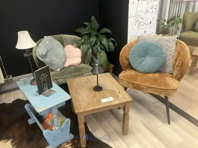 2 diverse fauteuils – kavel bij VH Auctions