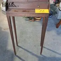 Smal antieken houten bijzettafeltje/mini-secretaire met lade – kavel bij BOPA Auctions, Aarsele