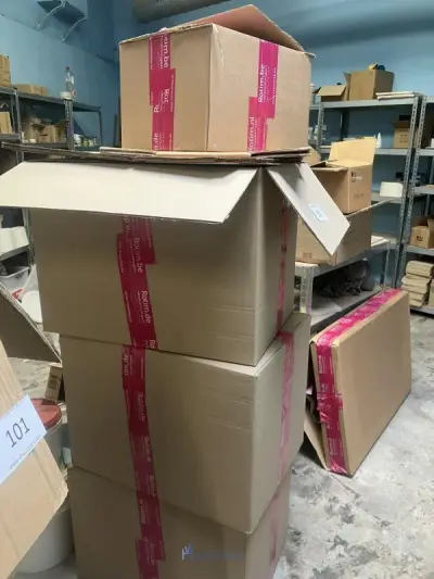 Partij kartonnen vouwdozen – kavel bij VH Auctions