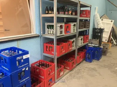 Plm 73 bakken leeggoed en lege bakken waaronder COCA COLA, CHAUDFONTAINE, VAN ROY, enzovoort – kavel bij VH Auctions