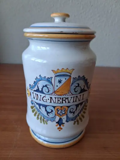 Antieke apothekers pot – kavel bij De Kringwinkel, Ieper