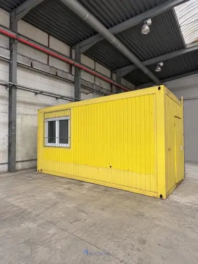 Gele bureel- / werfcontainer met ramen en elektriciteit – kavel bij VH Auctions