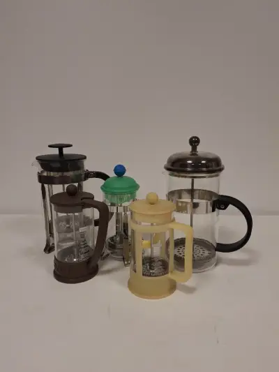 Set van 5 Bodum Franse pers koffiezetters in verschillende kleuren – kavel bij De Kringwinkel, Ronse