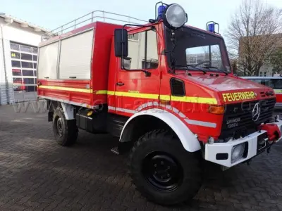 1 Rüst-, Gerätewagen der Feuerwehr RW-1, MB437/20, Unimog 708 – kavel bij Zoll-Auktion, Minden